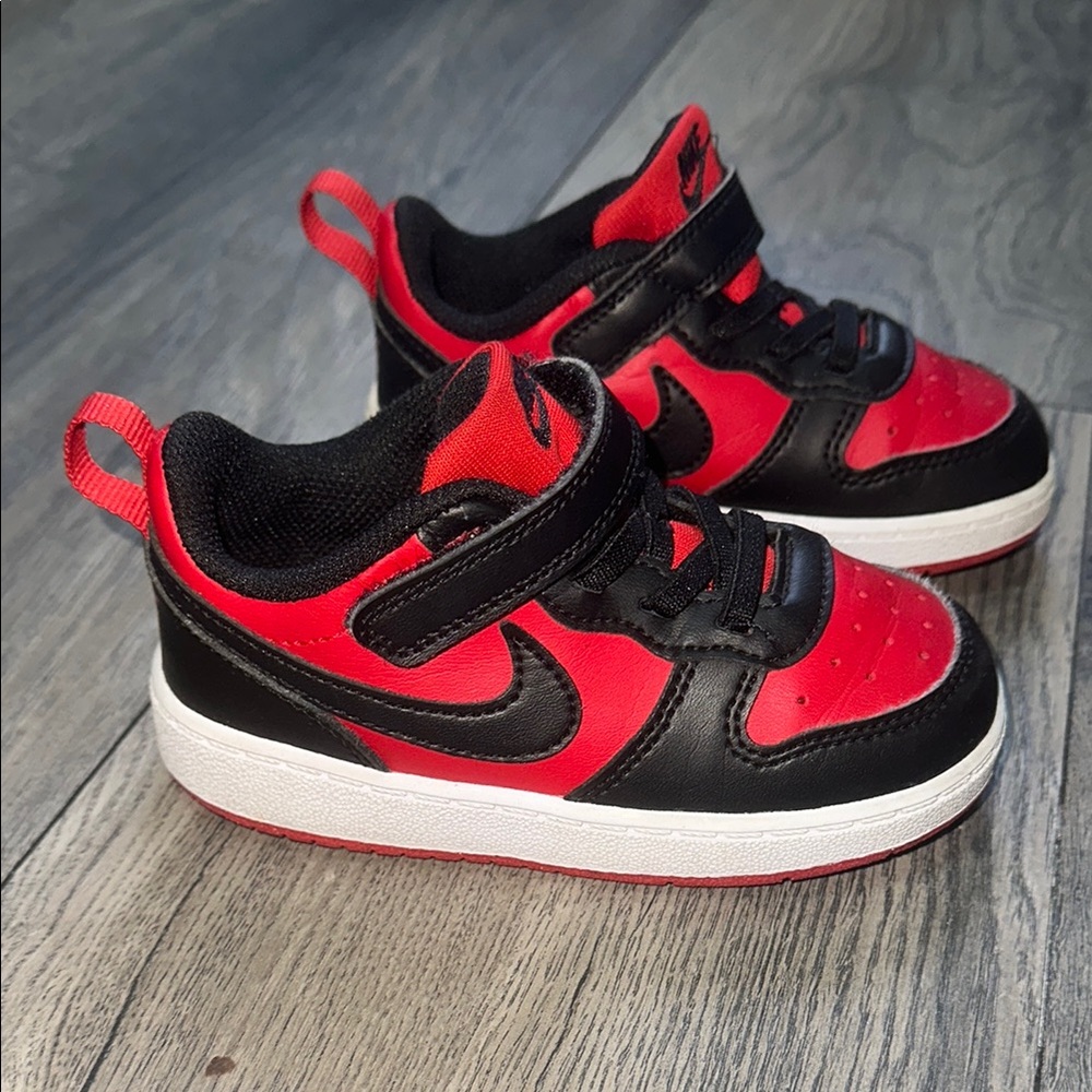 Nike Court Borough Low Kids 8c Black and Red Sneakers